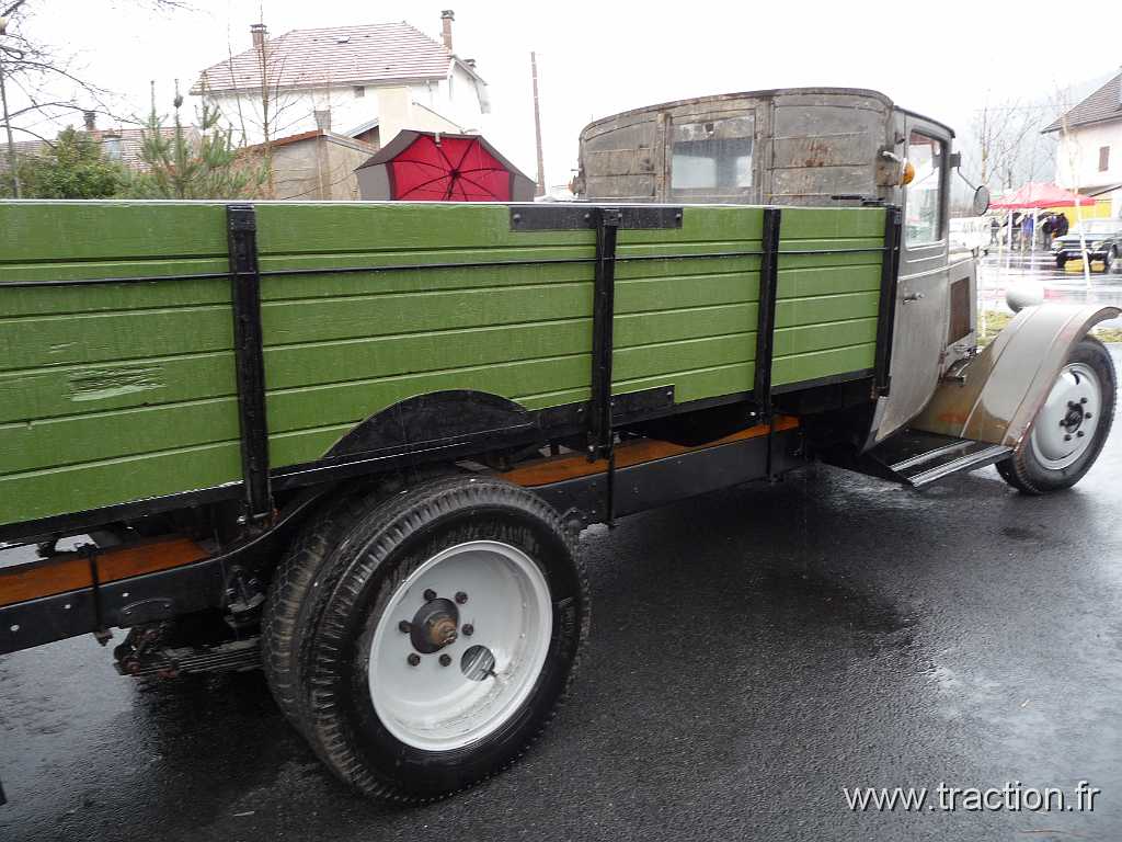 2015_04_04 Vagney-07.JPG - 04/04/2015 - 88120 VAGNEY - 29ème bourse d'échange auto-moto anciennes - Citroën U23 à ailes plates